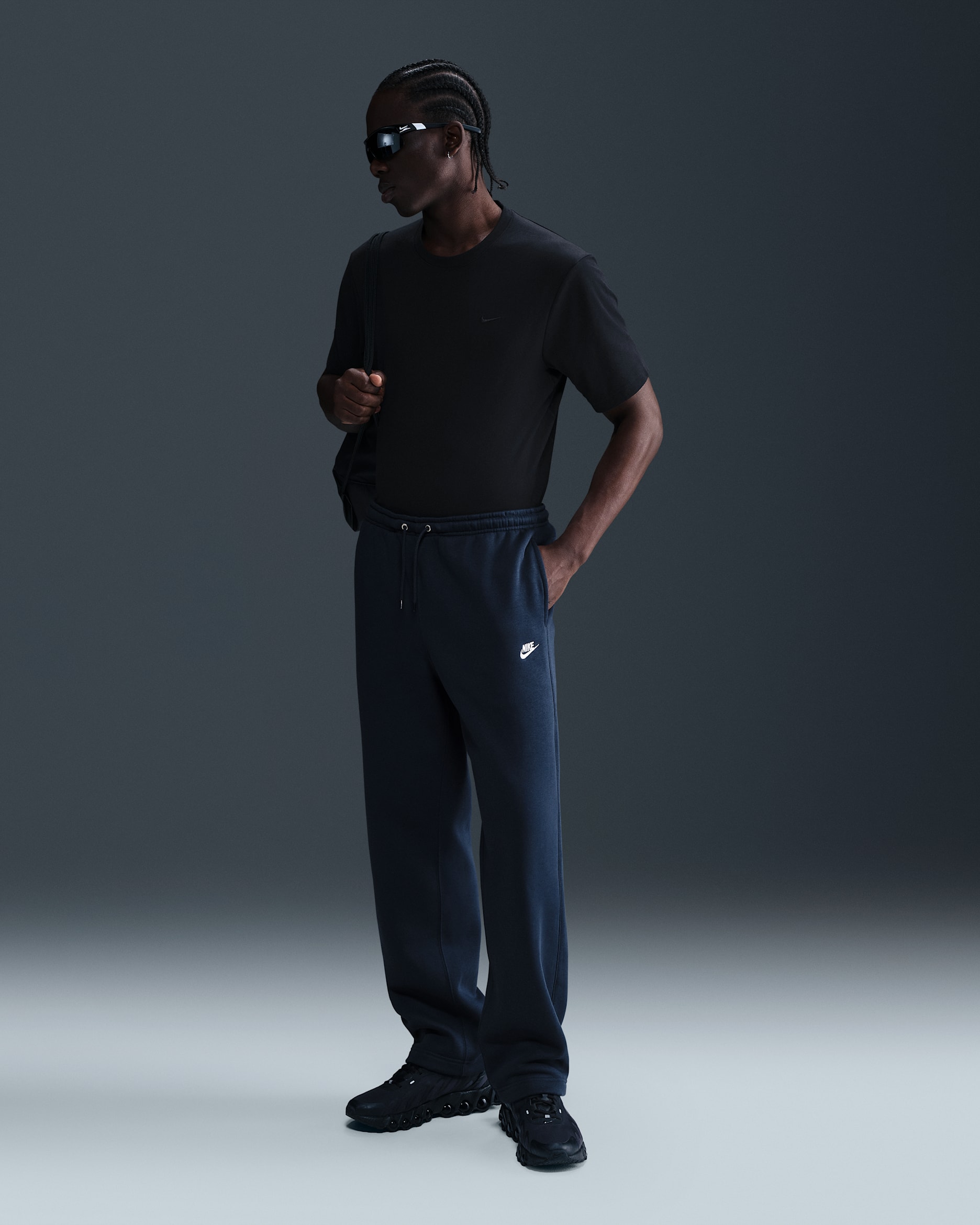 Nike Club Men's Open-Hem Fleece Trousers. Nike NL